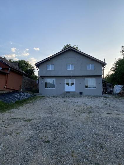 Casă cu 4 camere în Valea Lungă