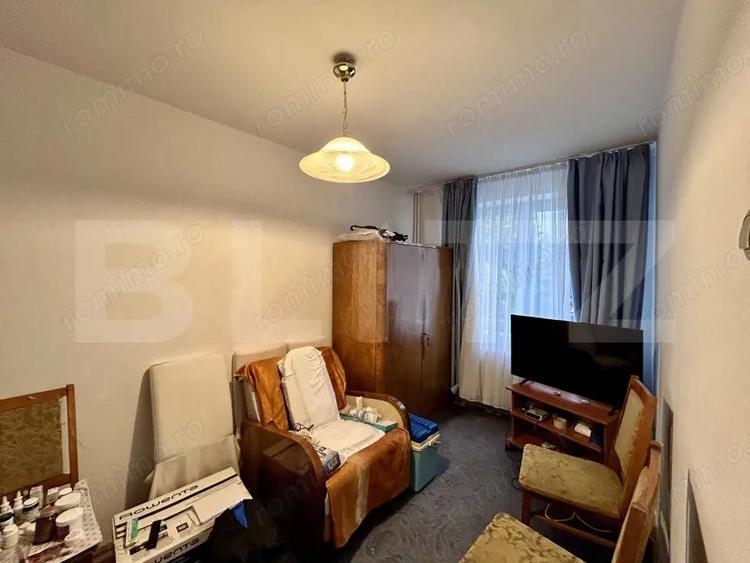 Apartament cu 3 camere semidecomandat în Cina