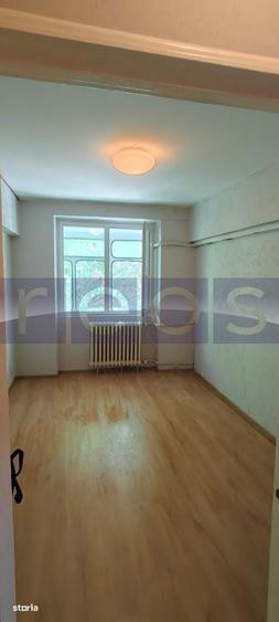 Apartament cu 3 camere decomandat în Tineretului