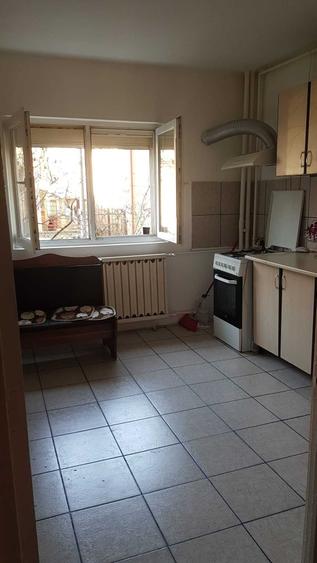 Apartament cu 2 camere decomandat în Vitan