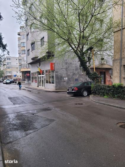 Spațiu comercial, de 120 mp, în Central
