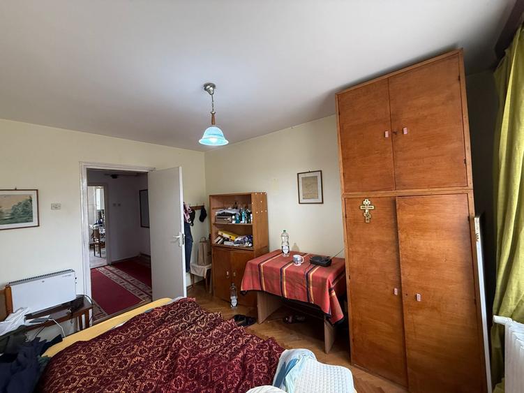 Apartament cu 3 camere decomandat în Progresul