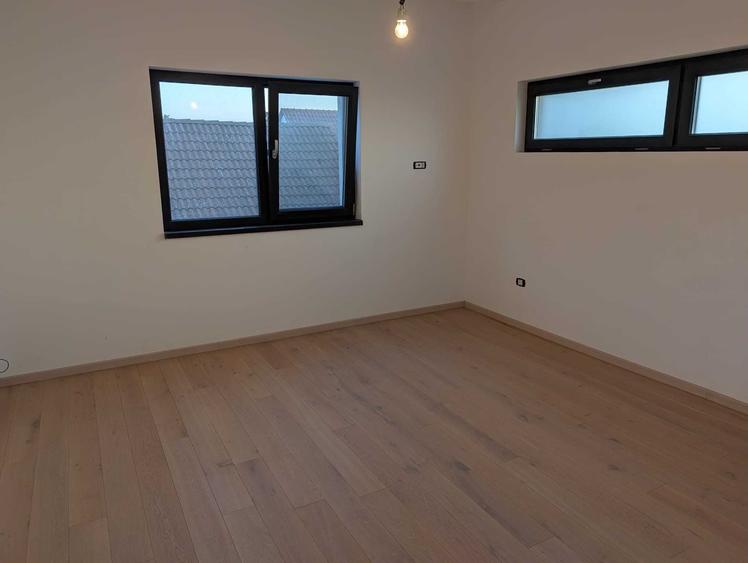 Casă cu 4 camere în Subcetate