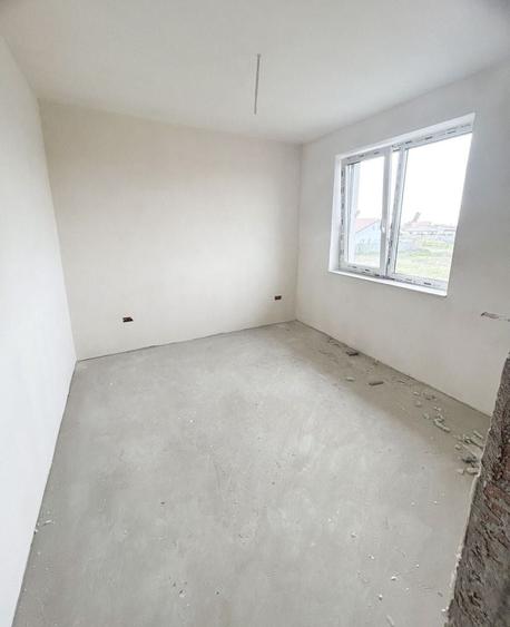 Apartament cu 5 camere decomandat în Urseni