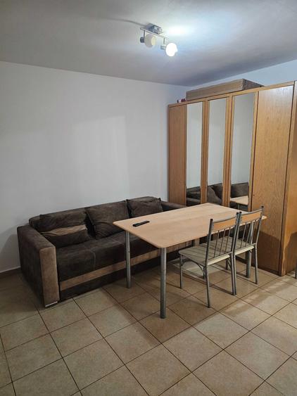 Apartament cu 2 camere semidecomandat în Micro 14