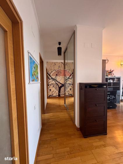 Apartament cu 3 camere în Aviatorilor
