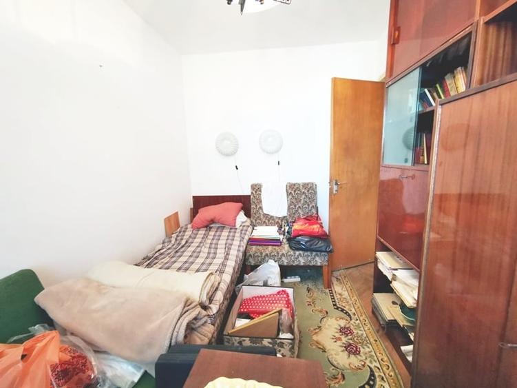 Apartament cu 3 camere semidecomandat în Bucureștii Noi