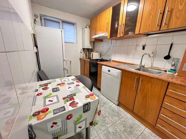 Apartament cu 2 camere decomandat, mobilat în Mărăști