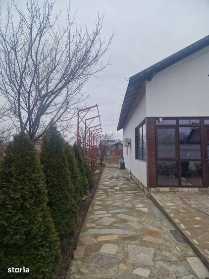 Casă cu 4 camere cu Teren 870 Mp în Mărăcineni