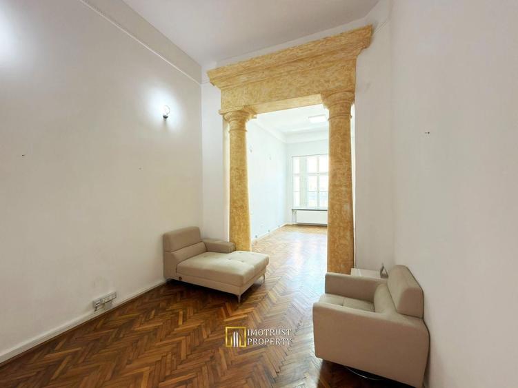 Birou, de 256 mp, în Ultracentral