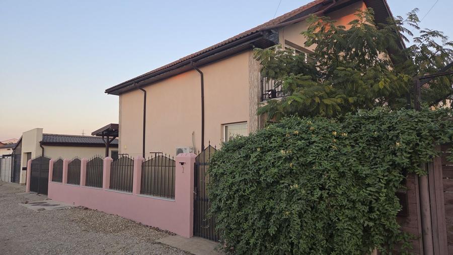 Casă cu 4 camere în Făcăi