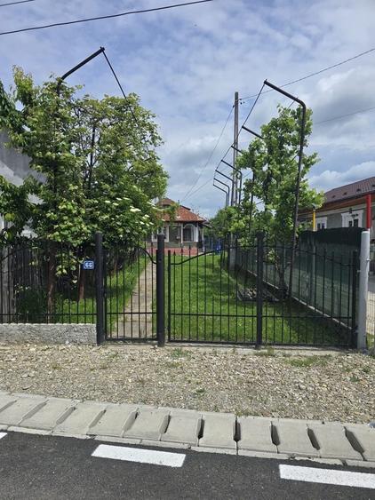 Casă cu 4 camere în Cocorăștii Mislii