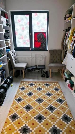 Apartament cu 4 camere decomandat, mobilat în Dumbrăvița