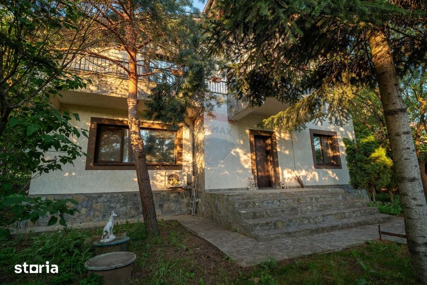 Casă cu 5 camere cu Teren 500 Mp în Brănești