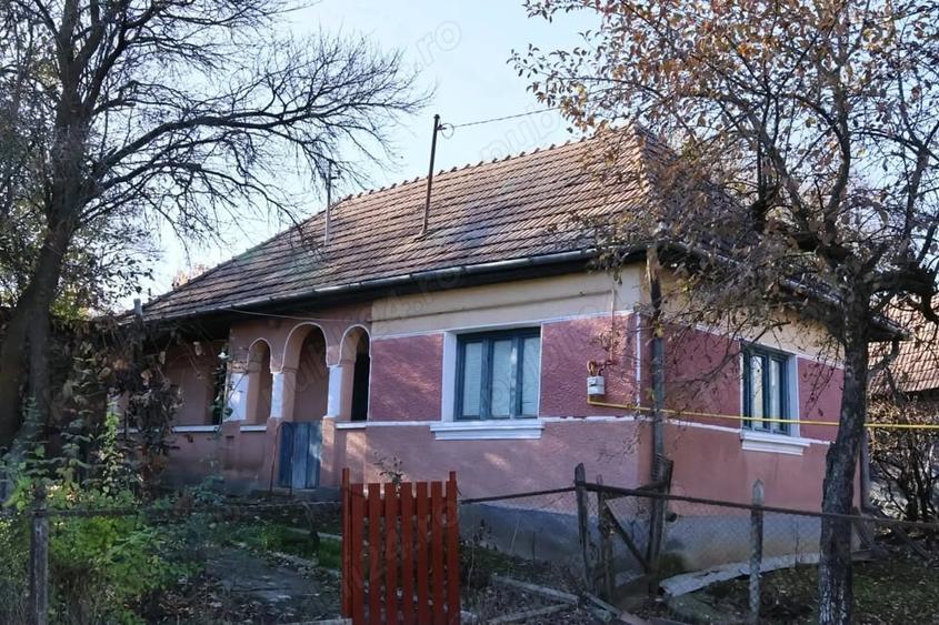 Casă cu 2 camere în Oroiu