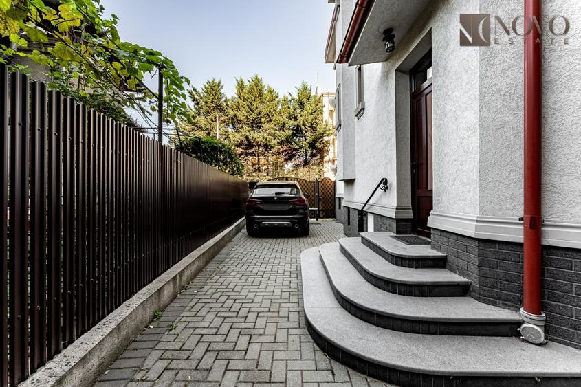 Duplex cu 7 camere cu Canalizare în Ferdinand