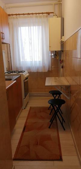Apartament cu 2 camere semidecomandat în Budiu Mic