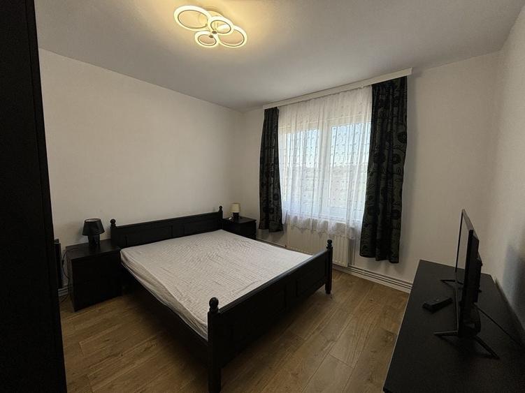 Apartament cu 3 camere decomandat în Tudor