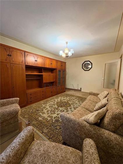 Apartament cu 4 camere decomandat în Aradului