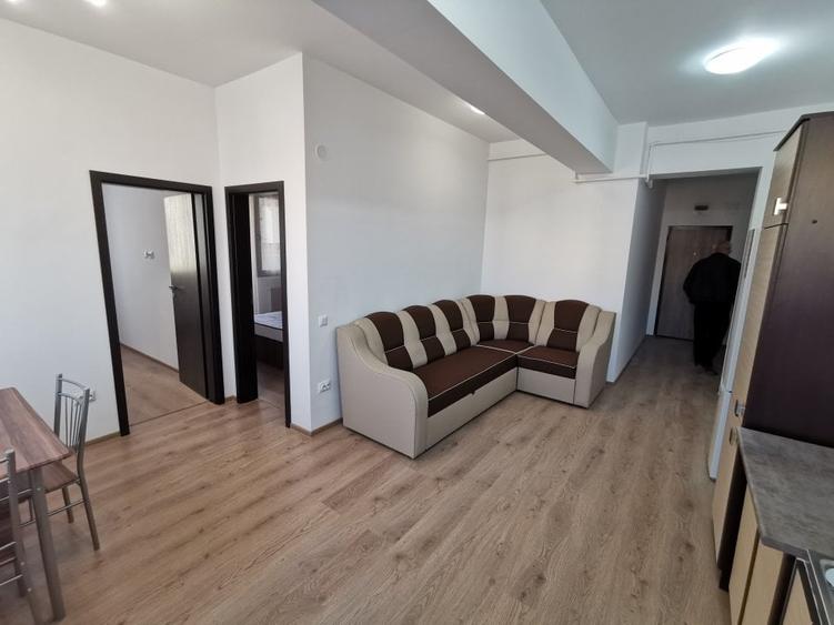 Apartament cu 3 camere semidecomandat în Păcurari