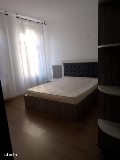 Casă cu 5 camere cu Teren 250 Mp în Central