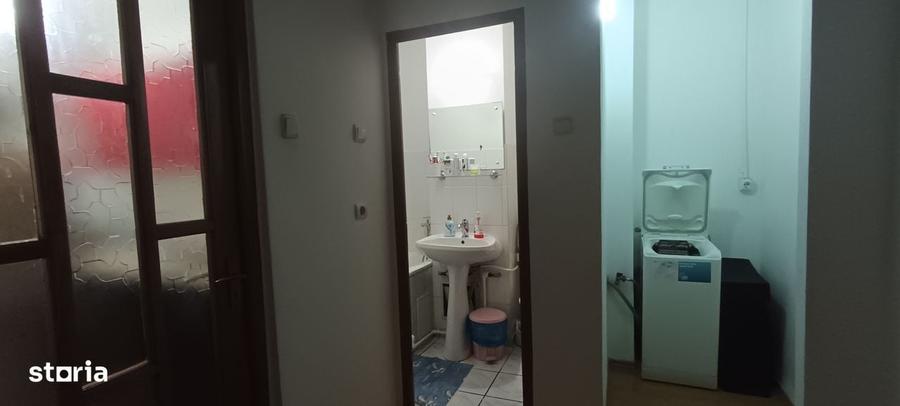 Garsonieră decomandată în Central