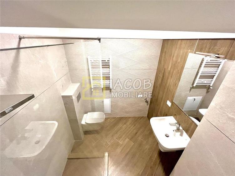 Apartament cu 3 camere decomandat în Ștefan cel Mare