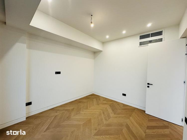 Apartament cu 3 camere în Tei
