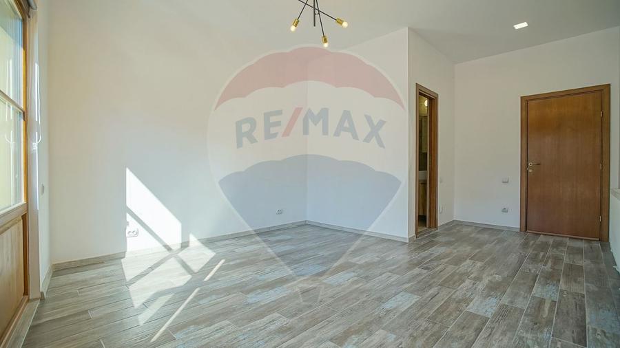 Casă individuală cu 6 camere cu Teren 147 Mp în Centrul Istoric