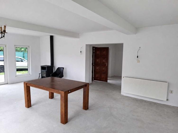 Casă cu 3 camere în Gârdani