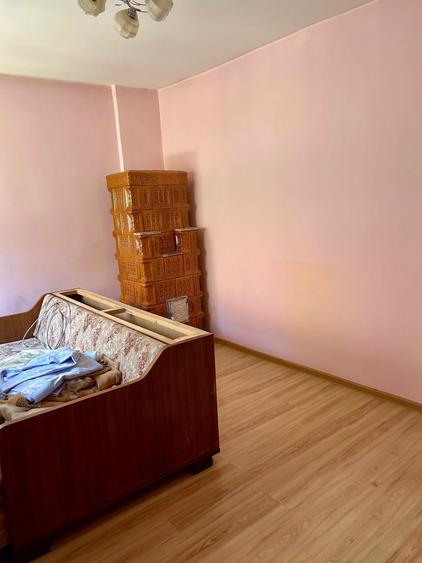 Casă cu 4 camere decomandat în Exterior Vest