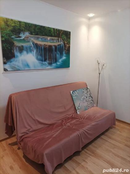 Apartament cu 3 camere semidecomandat în Central