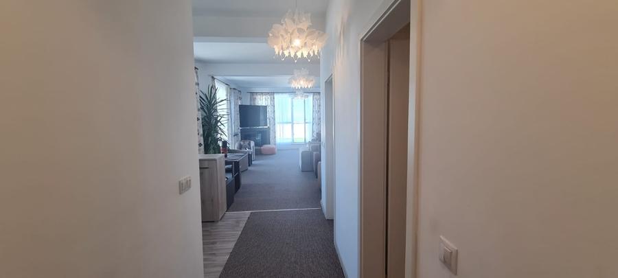Penthouse cu 2 camere decomandat în Avantgarden