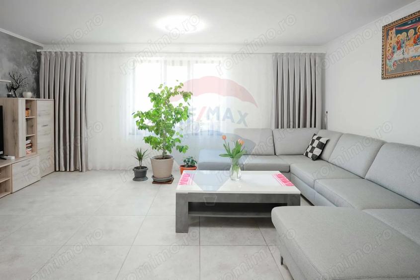 Casă cu 3 camere cu Teren 486 Mp în Sânmartin