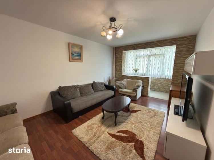 Apartament cu 3 camere decomandat în Republicii
