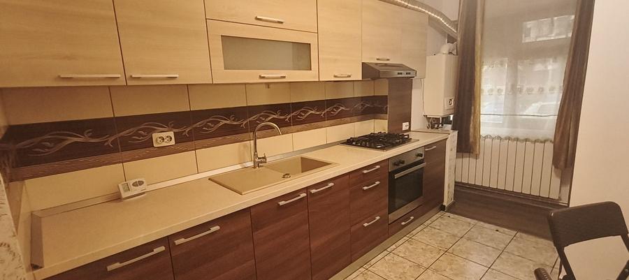 Apartament cu 2 camere decomandat în Zăvoi