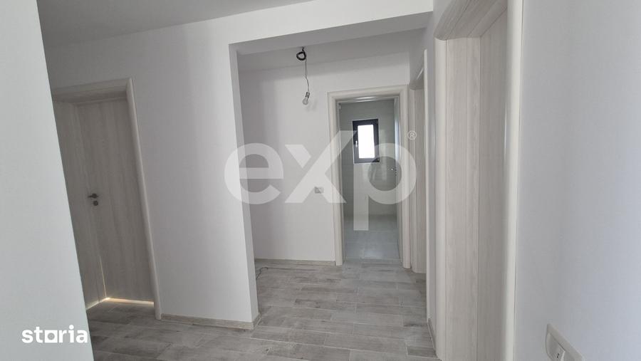 Casă cu 4 camere cu Teren 400 Mp în Bradu