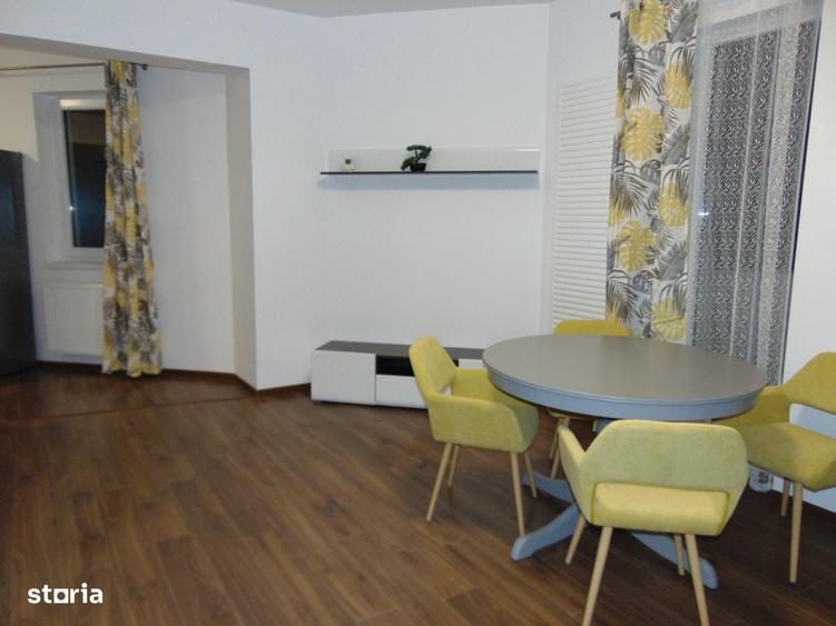 Apartament cu 3 camere semidecomandat în Politehnica