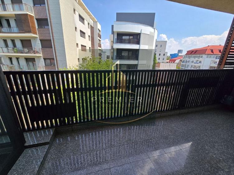 Apartament cu 4 camere decomandat în Herăstrău