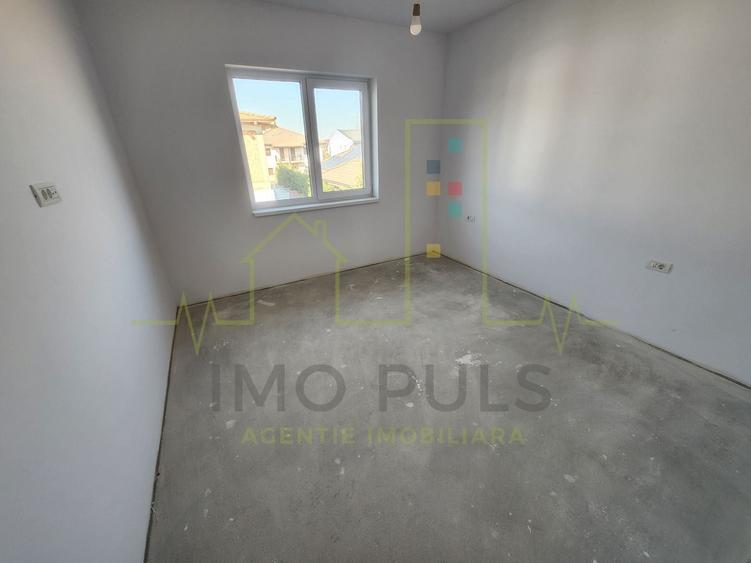 Duplex cu 5 camere cu Canalizare în Dumbrăvița
