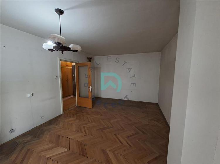 Apartament cu 3 camere decomandat în Centrul Civic