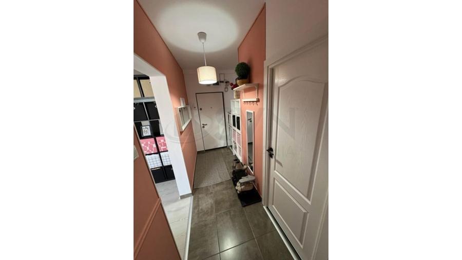 Apartament cu 2 camere semidecomandat, mobilat în Turda