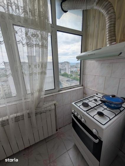 Apartament cu 3 camere decomandat în Cornișa