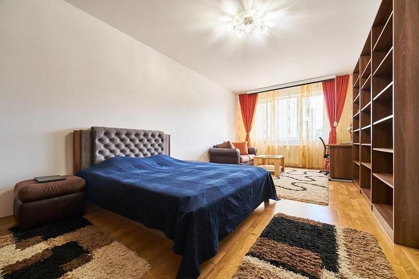 Apartament cu 3 camere, mobilat în Unirii