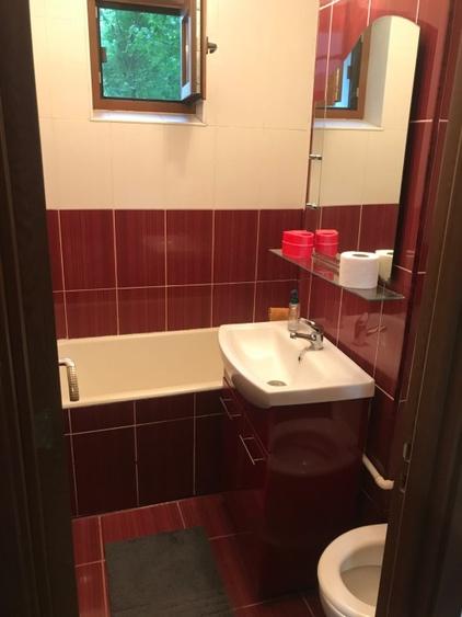 Apartament cu 2 camere semidecomandat în Tei