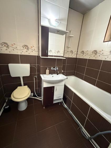 Apartament cu 3 camere decomandat, mobilat în Central