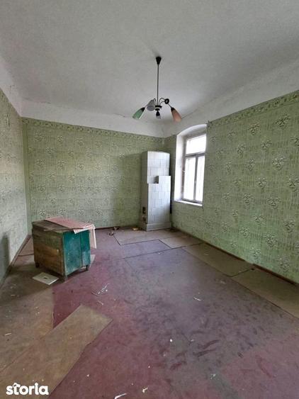 Casă cu 5 camere cu Teren 130 Mp în Central