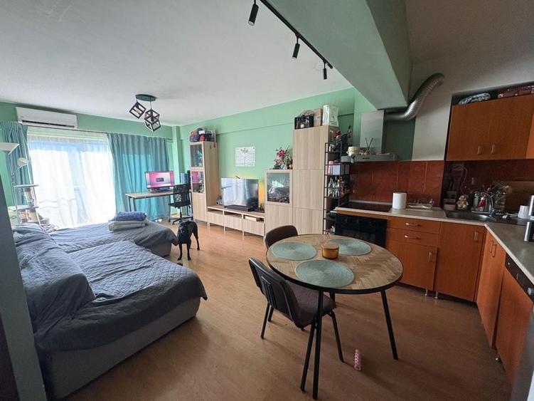 Apartament cu 2 camere semidecomandat în Central