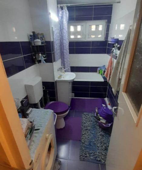 Apartament cu 4 camere decomandat în Central
