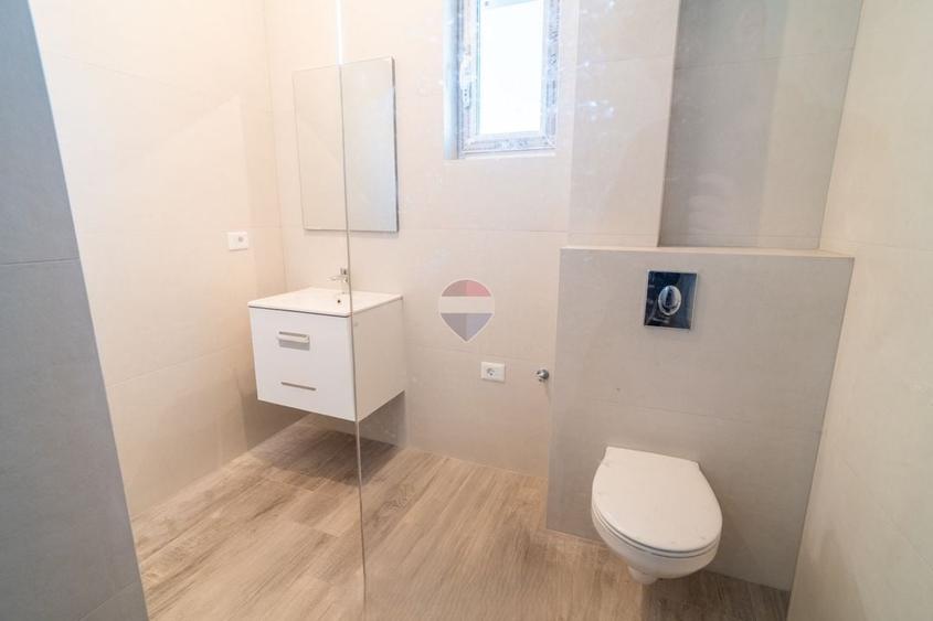 Penthouse cu 3 camere decomandat în Dobroești